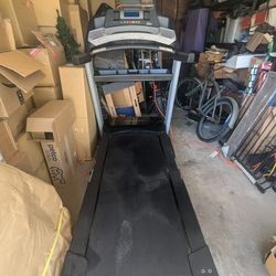 Treadmill proform 2000