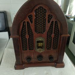 GE Antique Reproduction Cathedral Radio