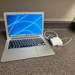 MacBook Air I5 2017 Laptop 8gb 250gb SSD W/Lifetime Office
