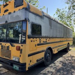 36’ School Bus | Unfinished Skoolie | 16” Roof Raise | READ DESCRIPTION