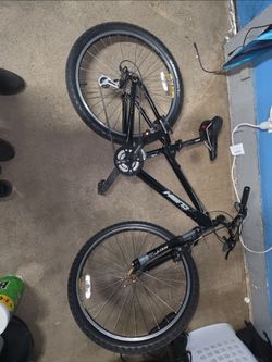 Haro Flightline Two Mountain Bike - 26" Wheels