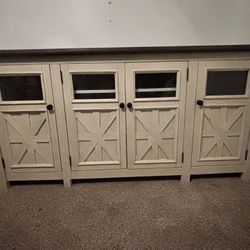 Bolanburg 74" TV Stand