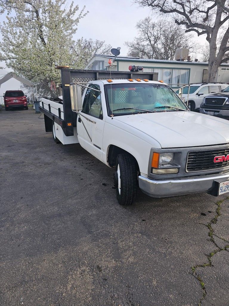 1996 GMC DUALLY FLATBED, 2 WHEELDRIVE