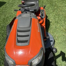 Riding Mower Runs Great Just Serviced 