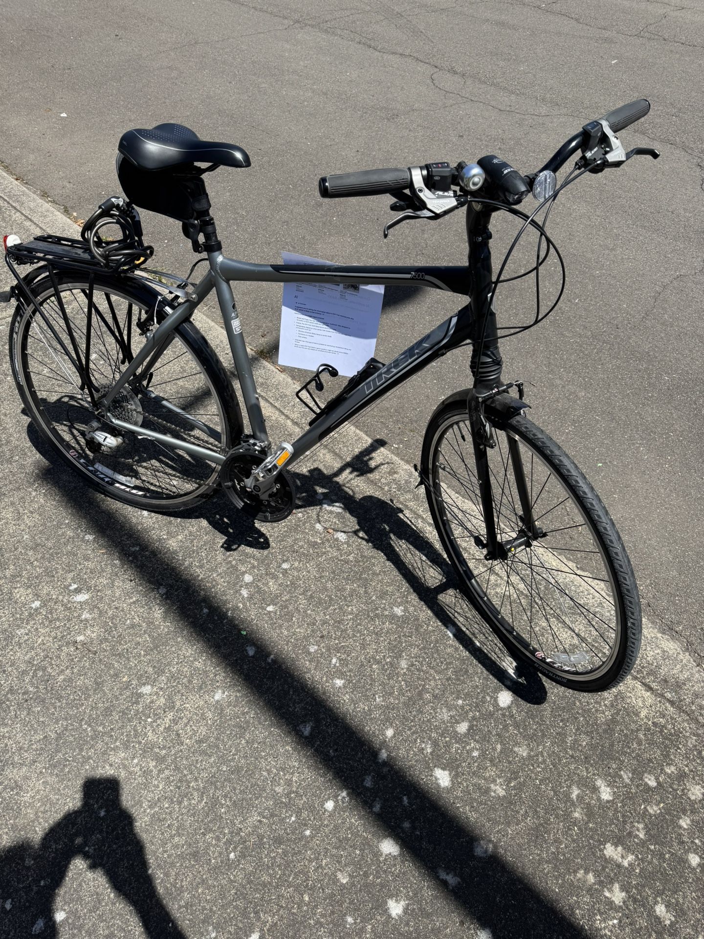 TREK 22.5 Men’s Hybrid Bike