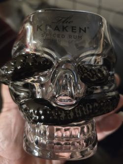 SKULL DRINKING GLASSES 12oz