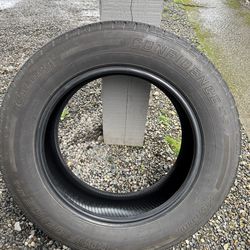 Set of 4 tires 245 60 18 Tires