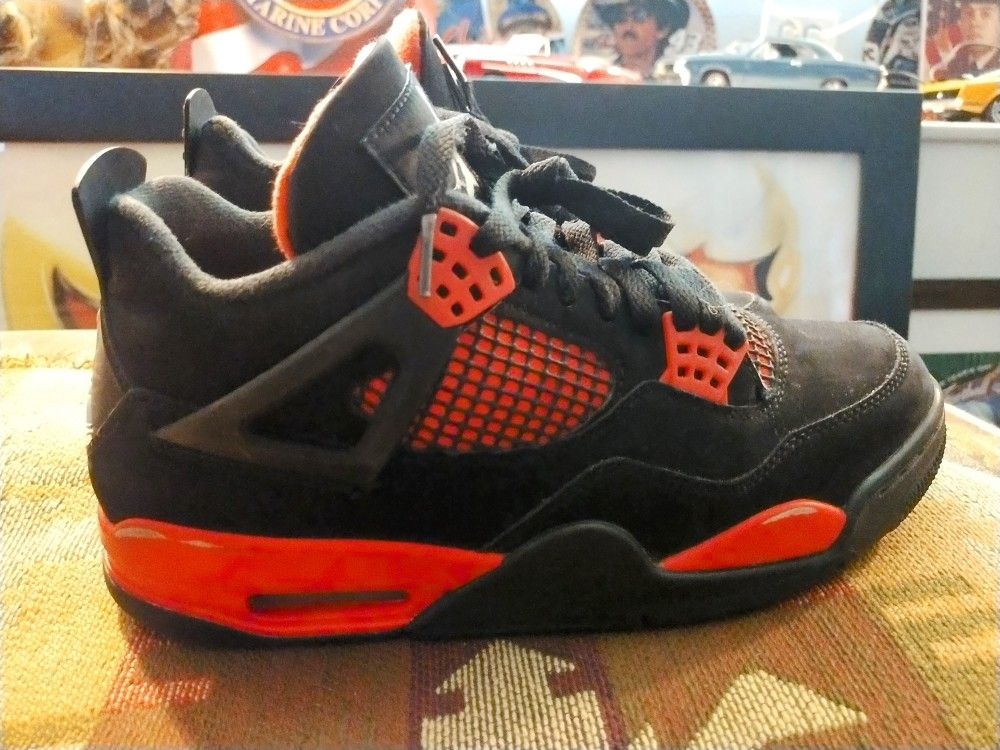 Jordan 4 Retro Red Thunder Men Size 8.5