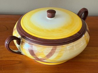 Vernon Kilns California Vernonware Metlox Organdie 10.5" Soup Tureen Covered Casserole