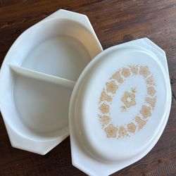 Pyrex casserole dish
