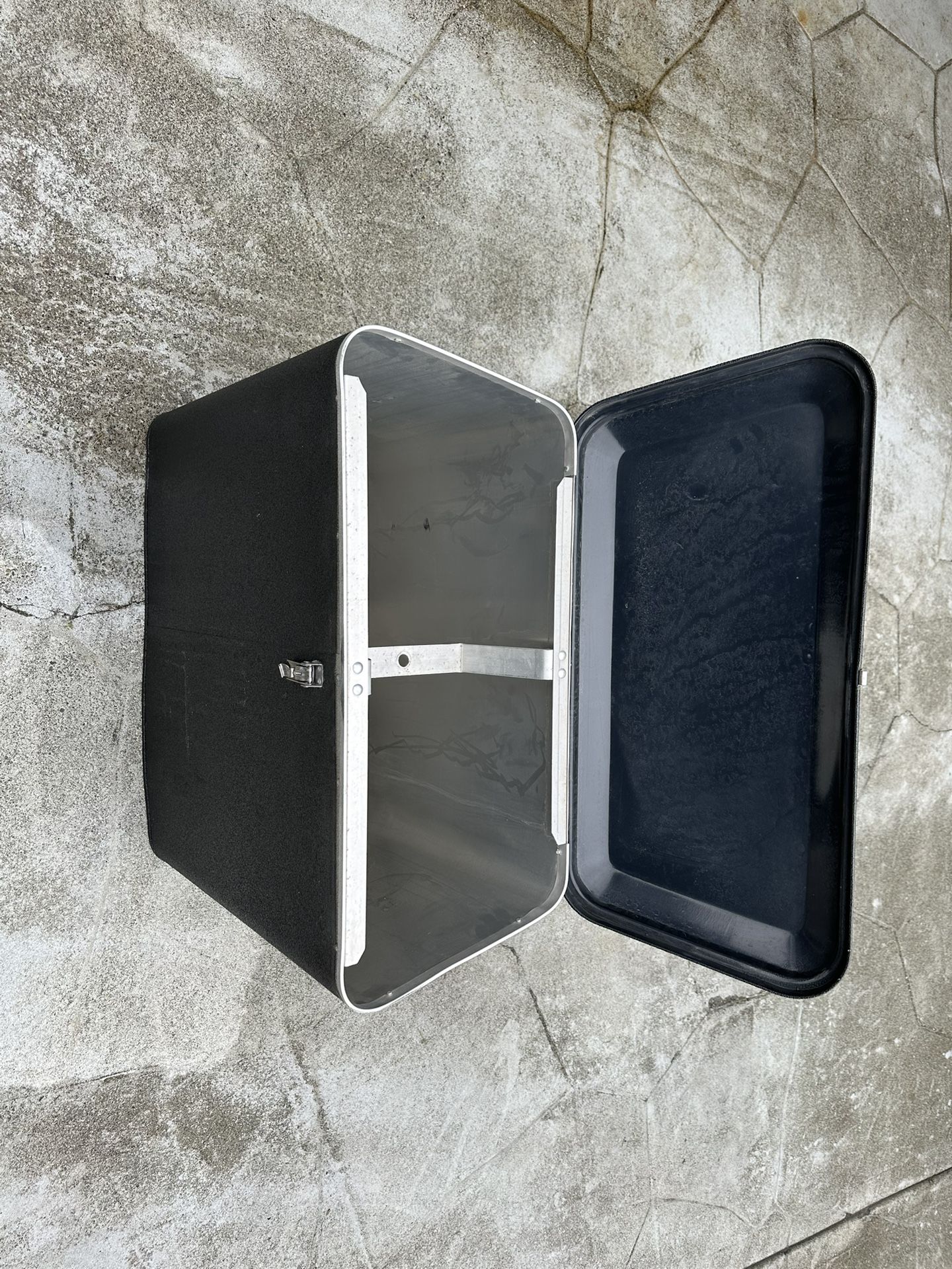 Airstream Lp Cover (black)
