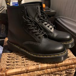 Doc Marten 1460 Lace Up Boots