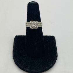 LADIES RING 14KT WHITE GOLD, SIZE 5, NATURAL DIAMONDS 1.04ctw, 5.5 GRAMS 