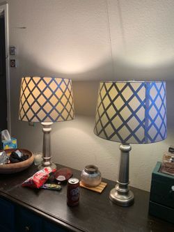 2 table lamps