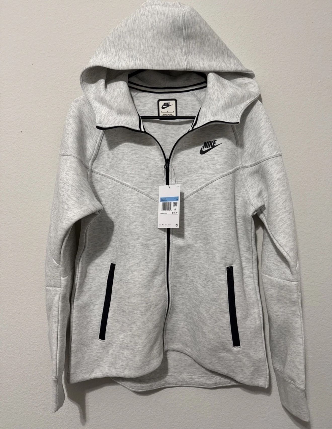 Nike Tech Fleece Windrunner Full-Zip Hoodie Grey/Black Women’s Medium FB8338-013