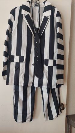 Adult beetlejuice costume with wig