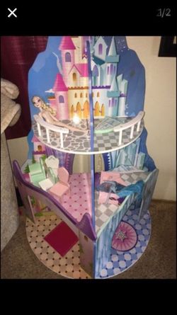 Frozen dollhouse