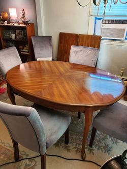 Cherry dining room set - table +2 leaves, lighted hutch and buffet, sideboard w/ expandable wet bar
