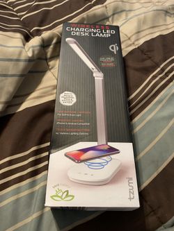 Wireless charging LED desk lamp
