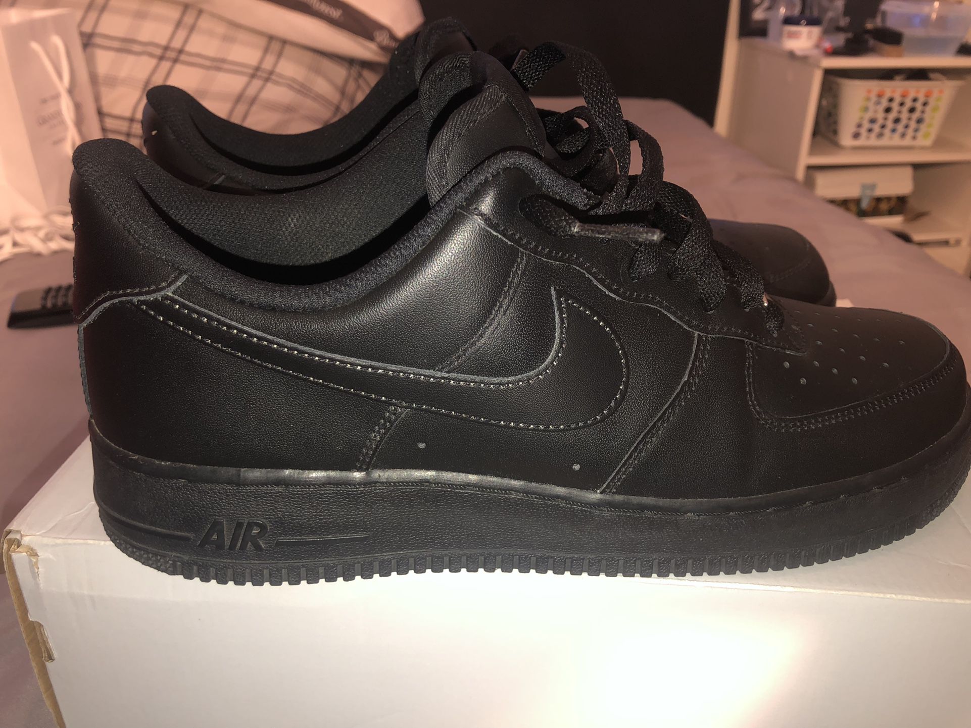 Retail $200: Nike Air Force 1 '07 LV8 'Metallic Double Swoosh Pack Black'  in Men’s Size 10 for Sale in Glendale, AZ - OfferUp