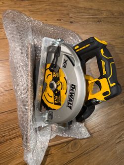Dewalt saw