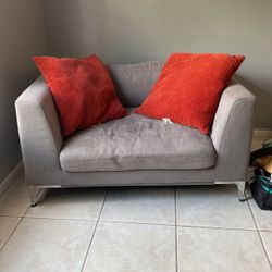 FREE Oversized Chair 