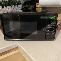 MICROWAVE - Black Countertop Microwave Oven 