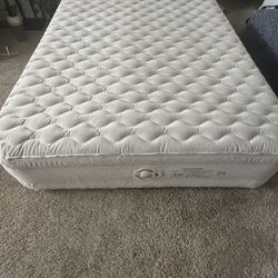 Cash Only/Genuine Buyer Air Mattress with Built in Pump Queen size