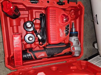 Milwaukee M12 PEX Expander Tool Kit