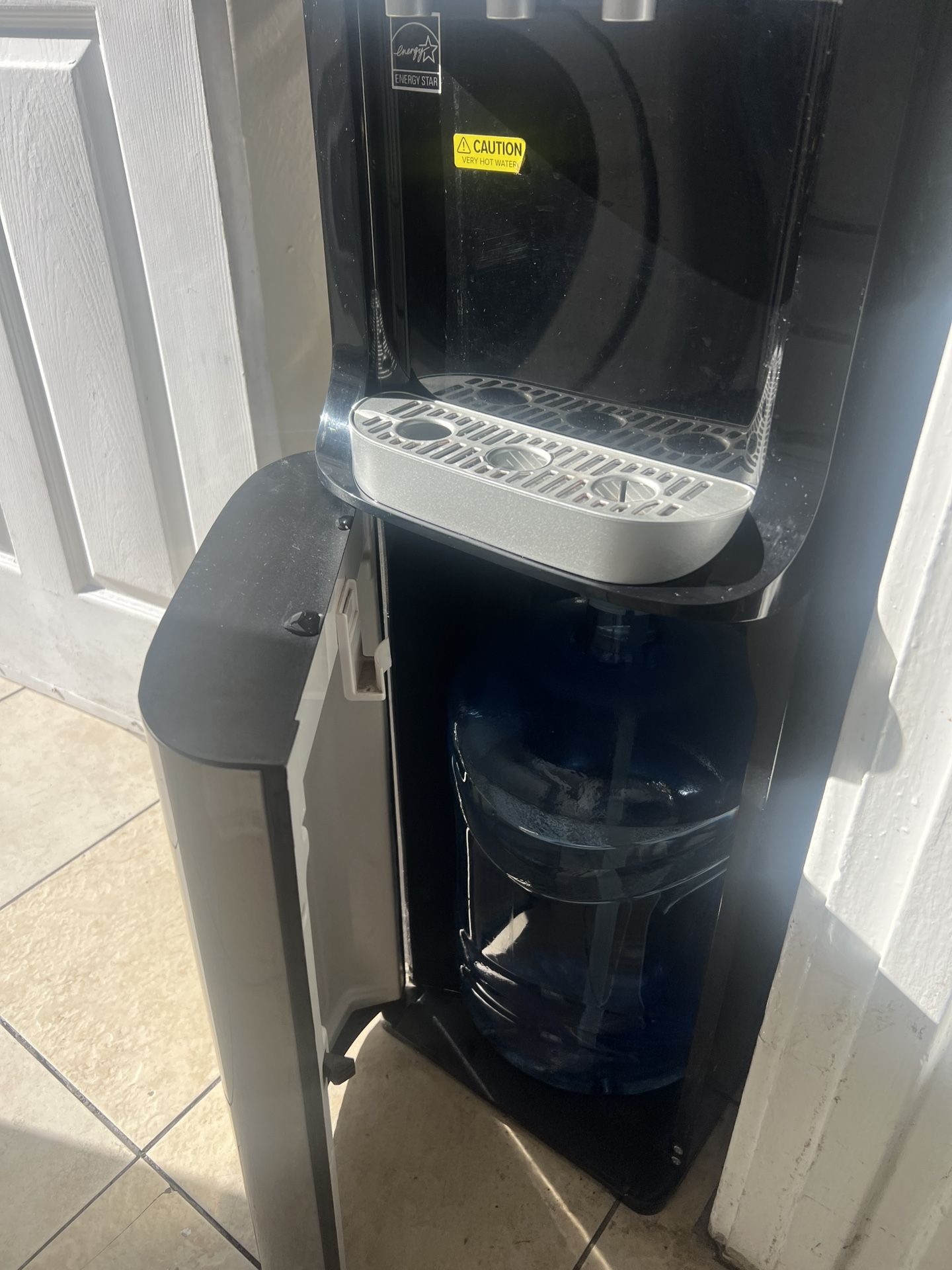 Water Dispenser 