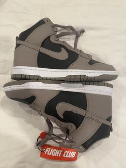 Women’s Dunks - Brand New/Never Worn!