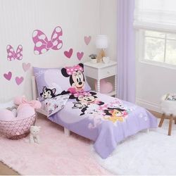 Disney Minnie mouse 4pc toddler bed comforter and sheets set new
