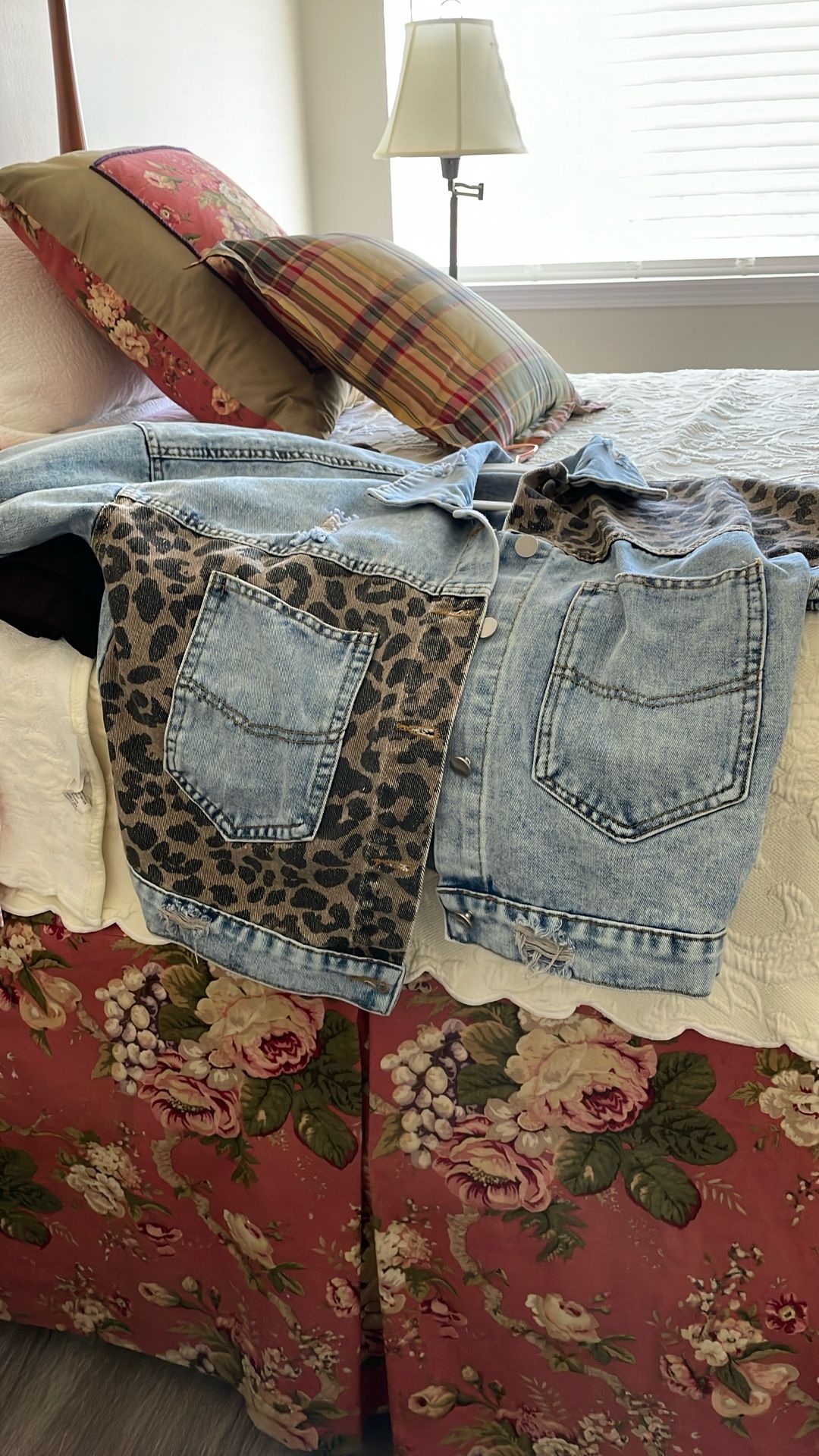 Jean jacket, Size Small, Runs Oversized
