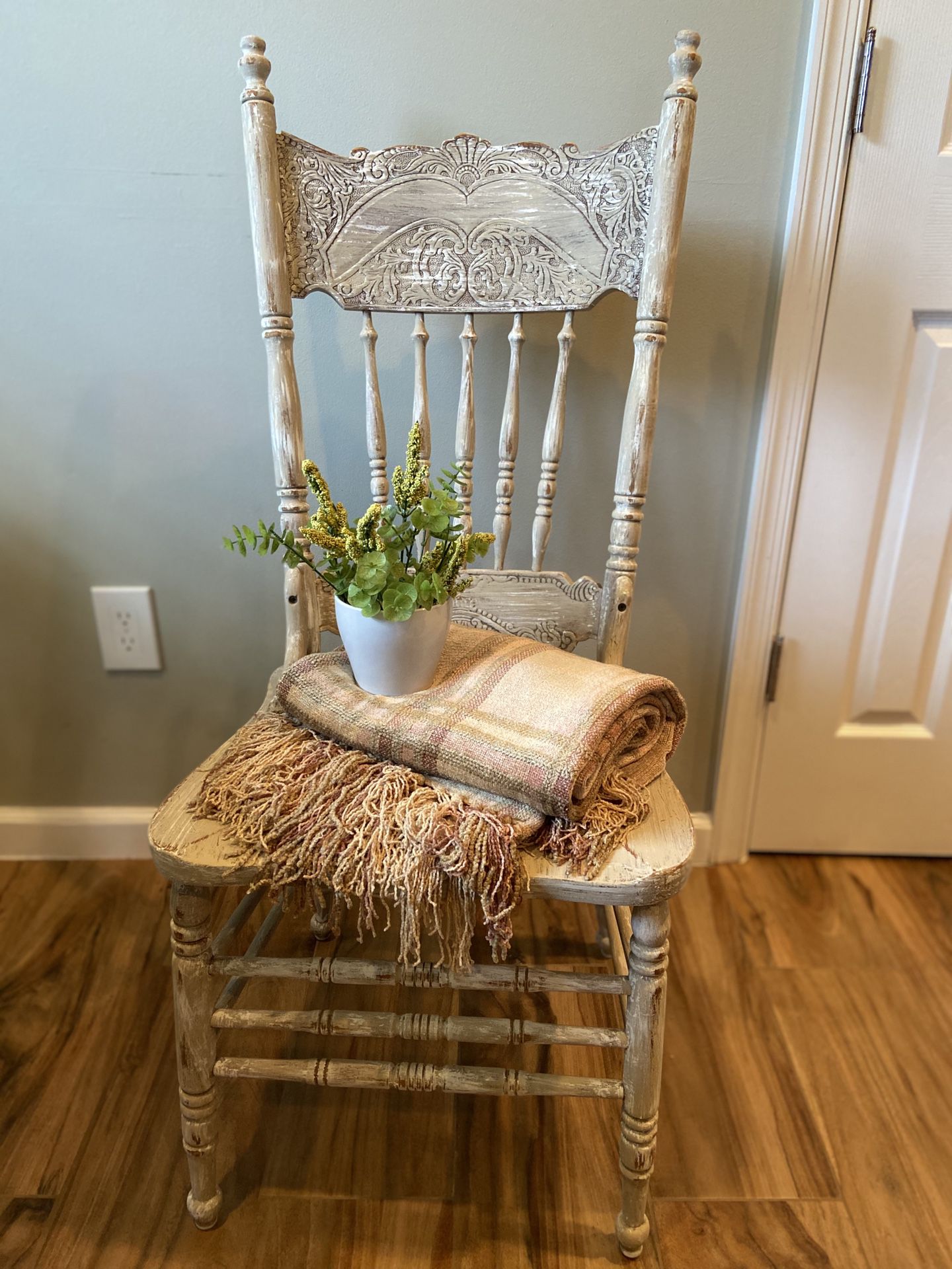 Shabby Chic/ Antique Look Wood Chair
