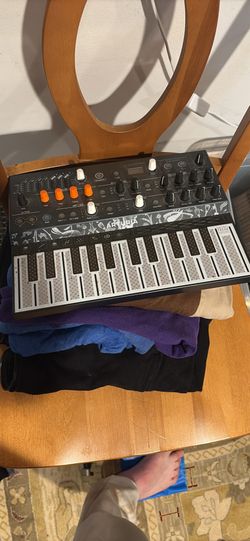 Arturia Microfreak Synthesizer