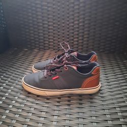 Levi's Shoes Size 4 New
