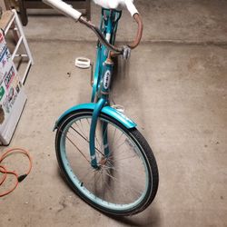 schwinn beach cruiser