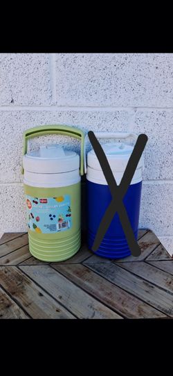 2 QT drink Cooler Pickup 2-11 pm rainbow/charleston cash only moving sale fcfs