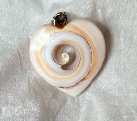 Heart pendant, Shiva’s Eye