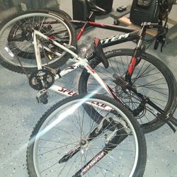 specialied bike and tiers. Totem e bike baytery portion unattached but with the bike amd runs as a regular one at the moment .