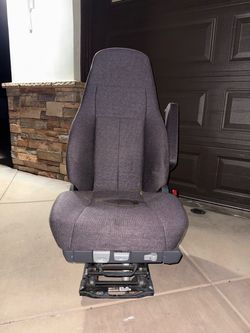 18 Wheeler Seat