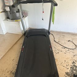 Pro form Treadmill W/ Incline -Fort Worth Pickup