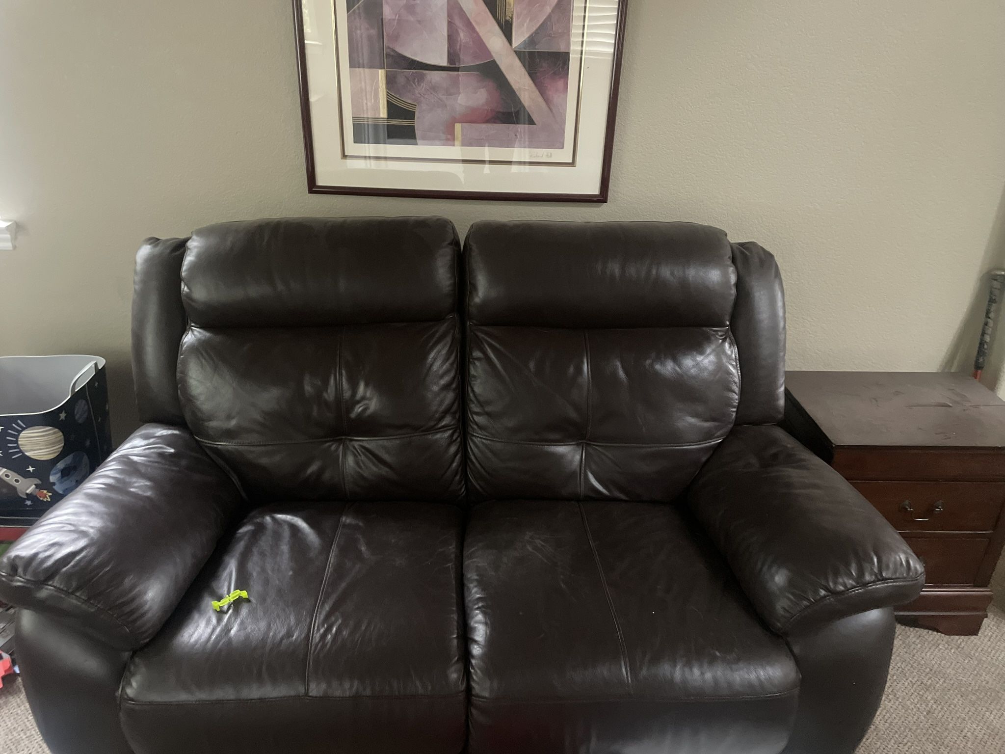 Leather Love Recliner 