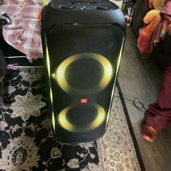 Jbl party box 710