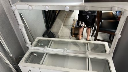 Used white vanity asking 100 obo