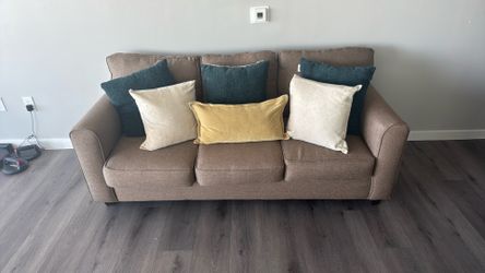 Couch/ Sofa