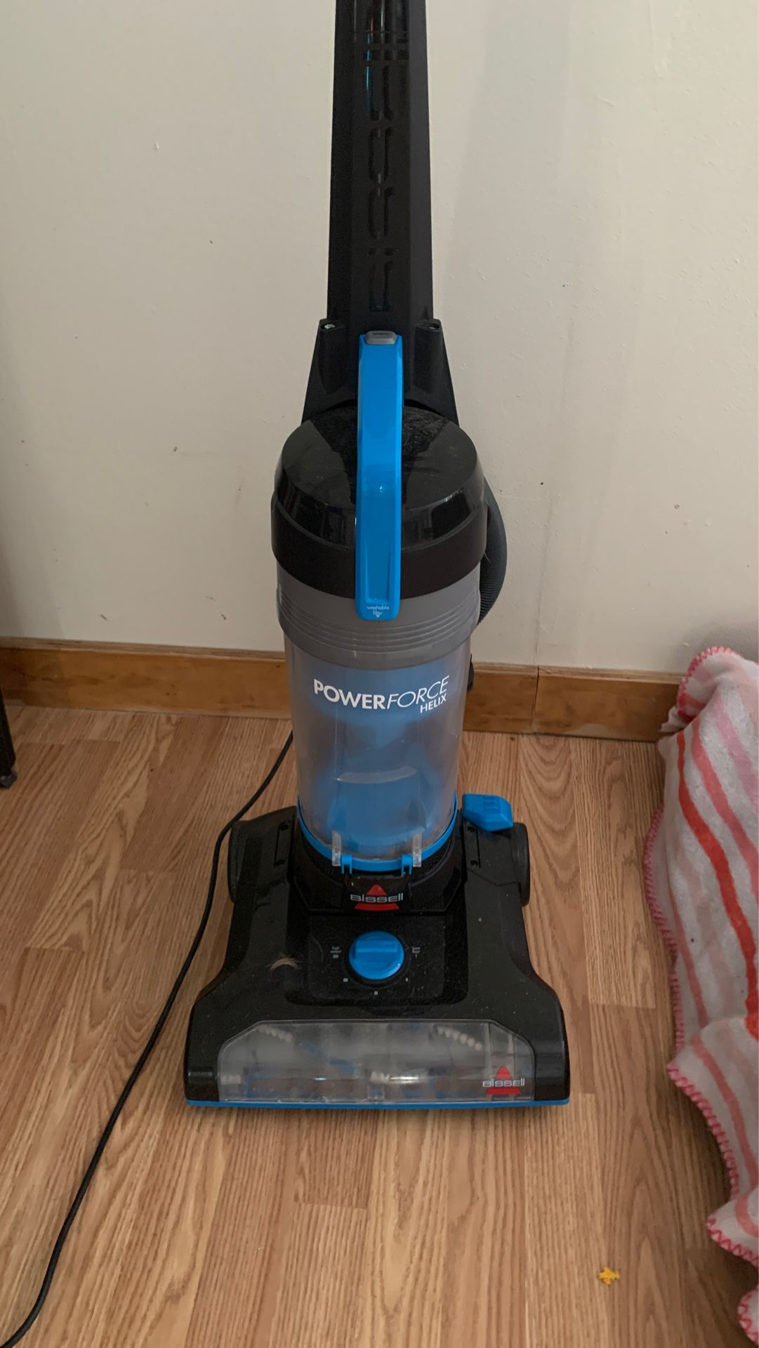 Bissell power force vacuum. Smoke free home.