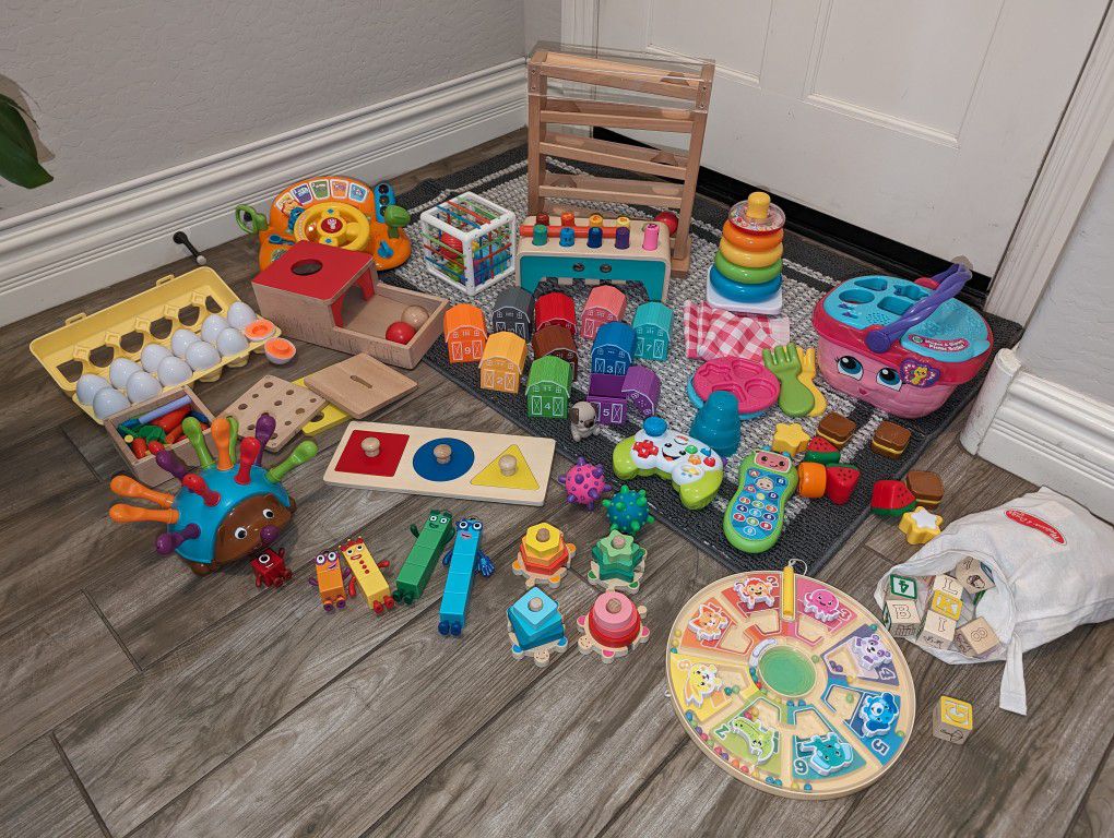 Baby/Toddler Learning Toy Lot  ( Mesa) 