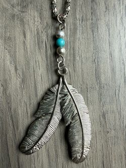 Double Feather Pendant 18” Necklace