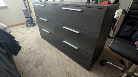 6-drawer Dresser - Pickup Needed